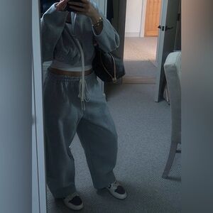 NWT‼️ ZARA DRAWSTRING BARRELL STRAIGHT SWEATPANTS